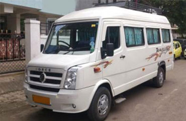 17 Seater Tempo Traveller